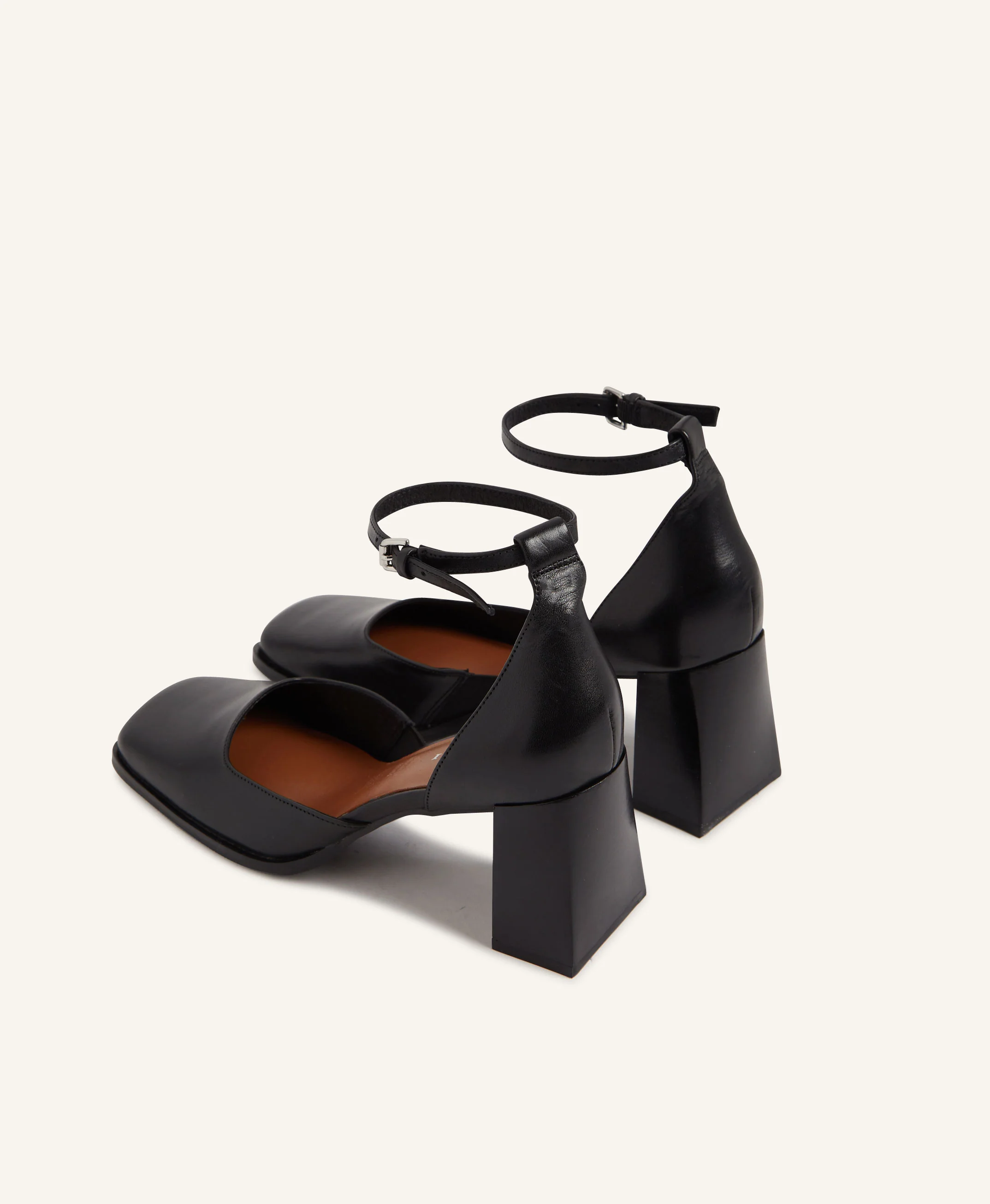 Anna Heel - Image 6