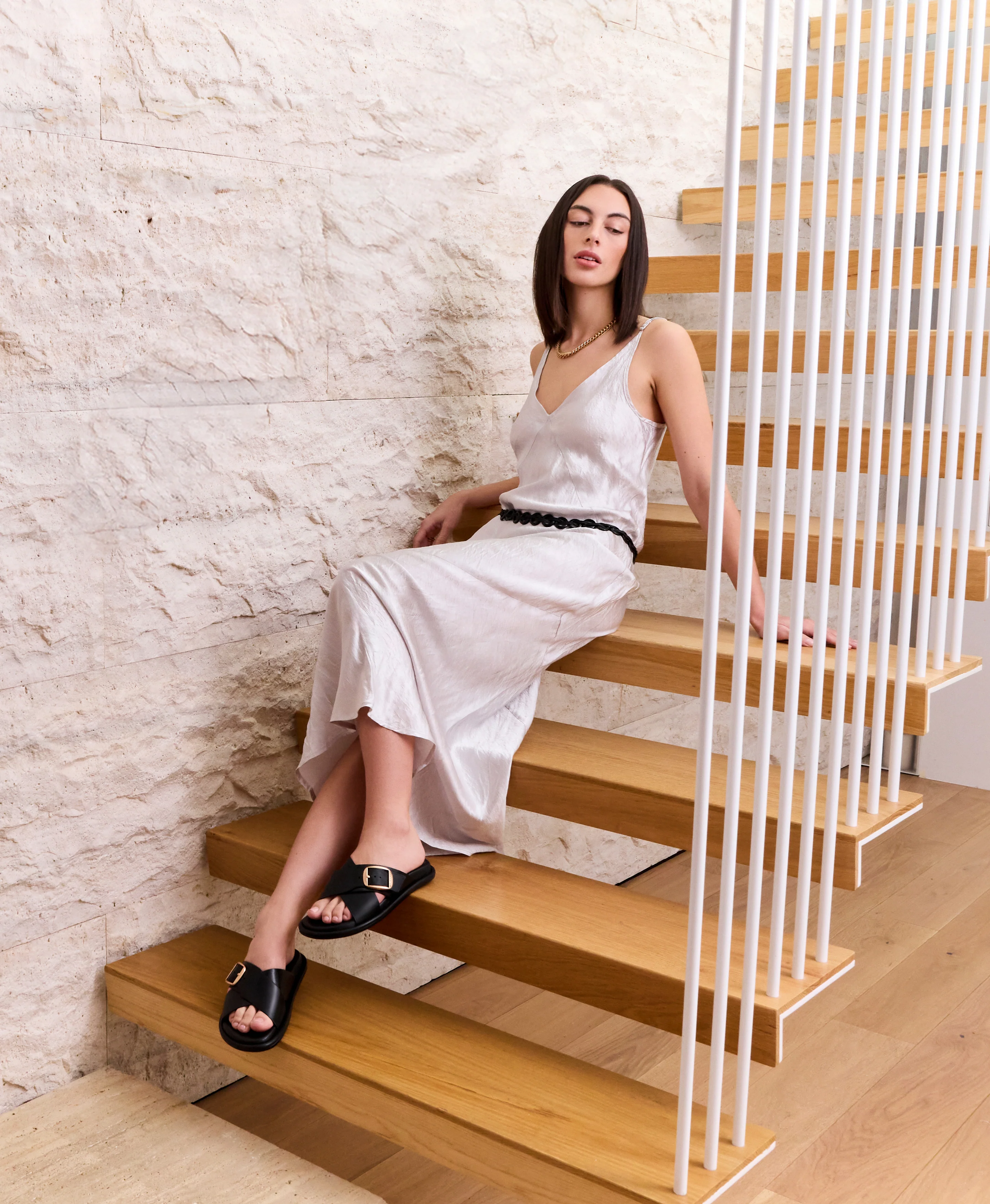 Chloe Slide - Image 4
