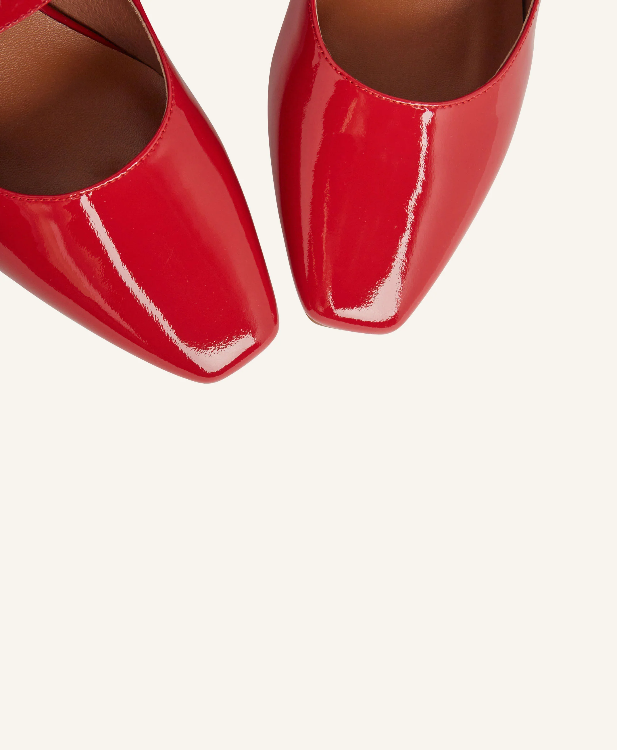 Jocelyn Heel - Image 6