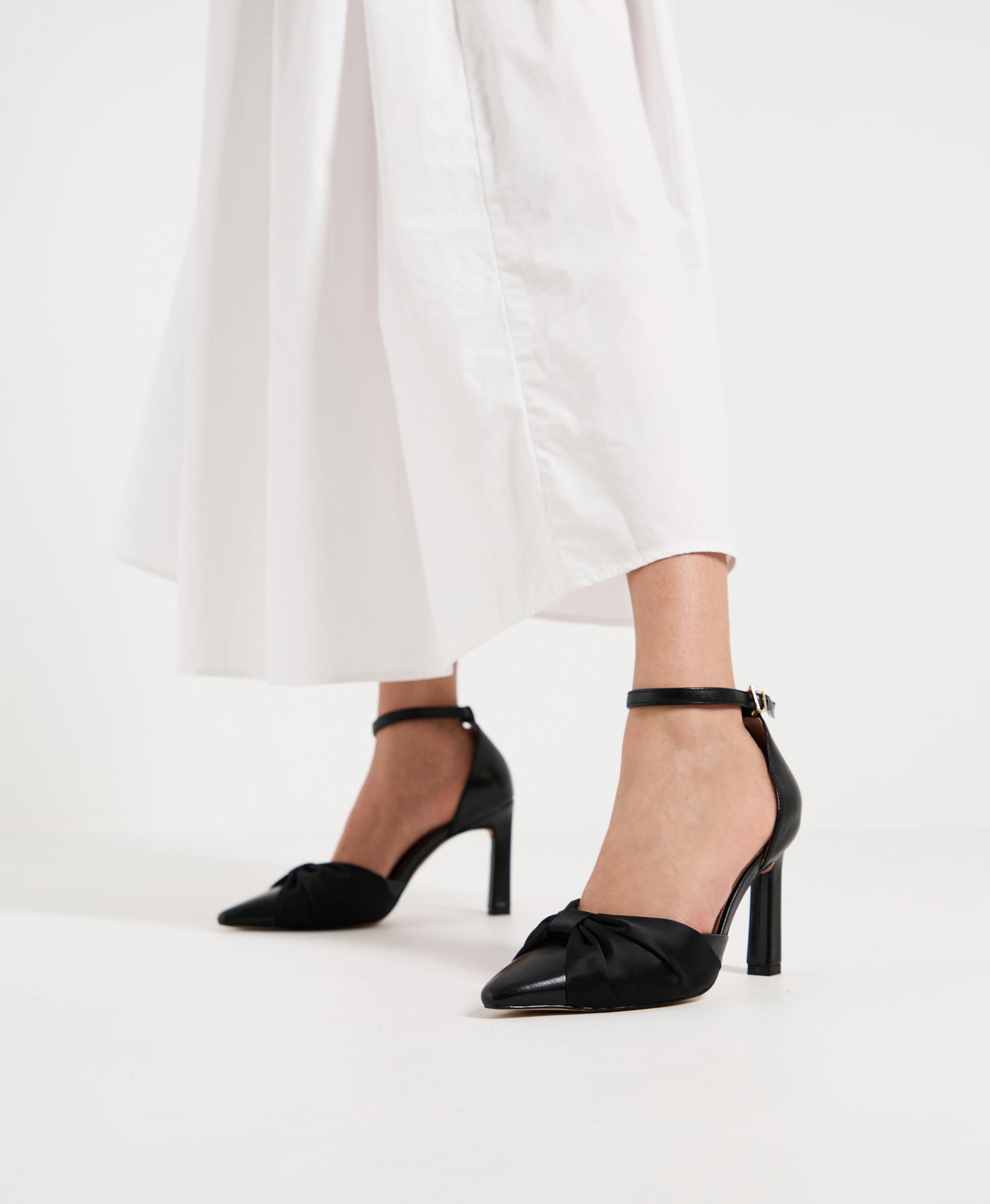Marie Heel - Image 2