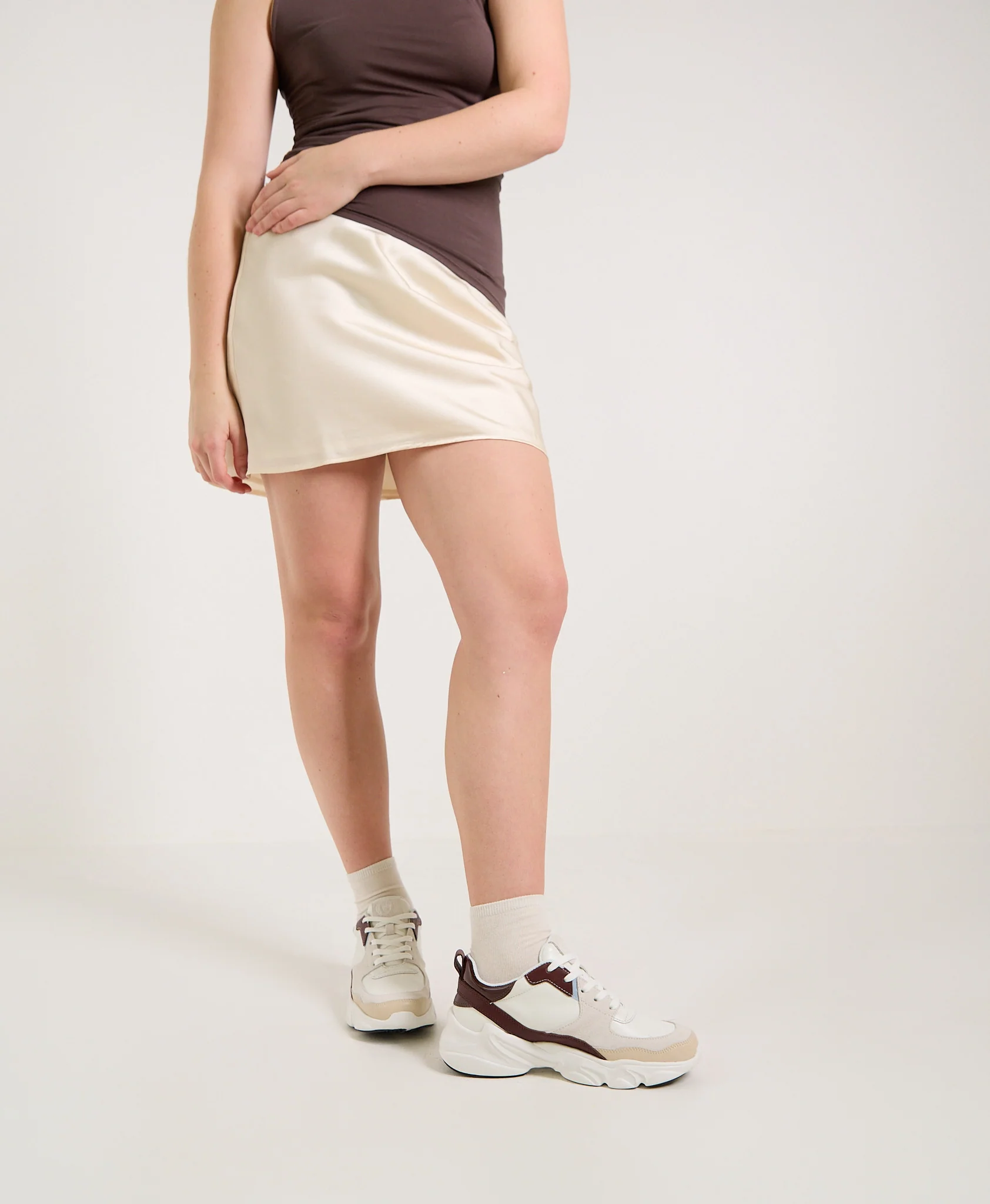 Roman Sneaker - Image 2